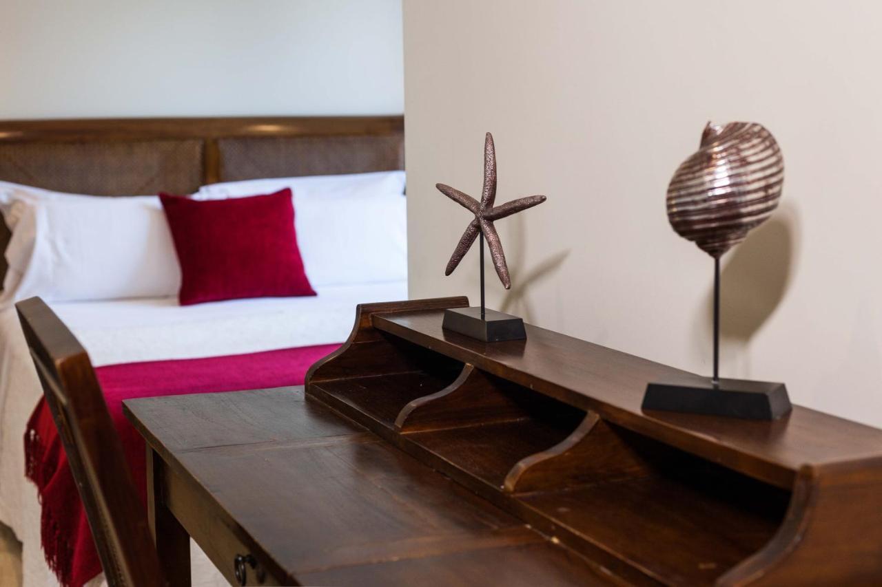 Hotel Arce بايونا المظهر الخارجي الصورة
