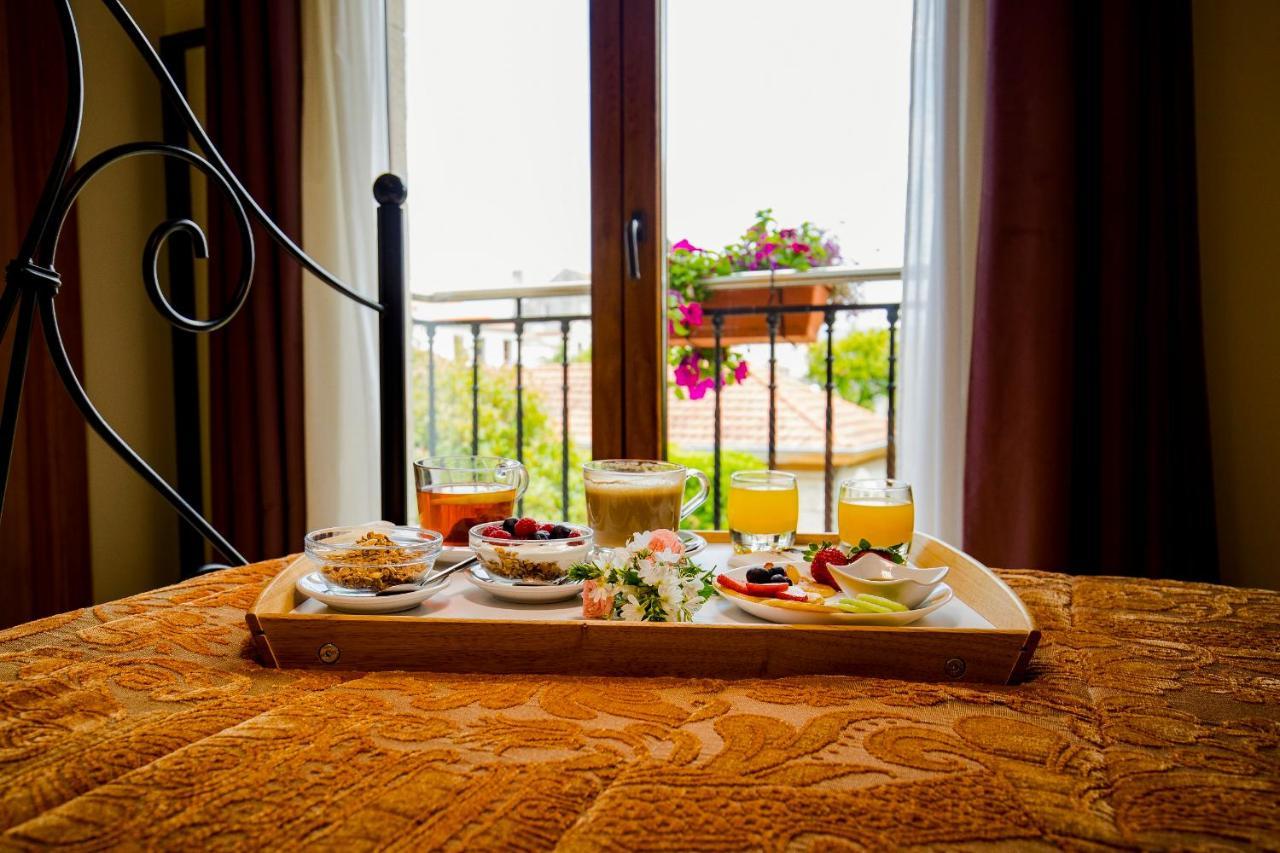 Hotel Arce بايونا المظهر الخارجي الصورة