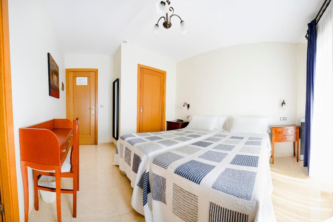 Hotel Arce بايونا المظهر الخارجي الصورة